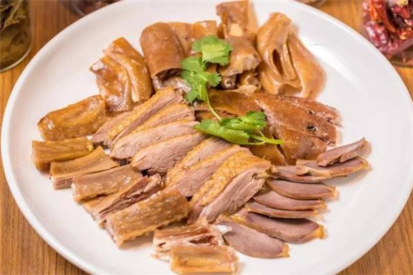鹅肉是发物吗 鹅肉的家常做法 鹅肉是发物吗 鹅肉的家常做法