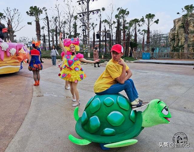 上海市海洋馆游玩（全球最大极地海洋世界落户上海）(38)