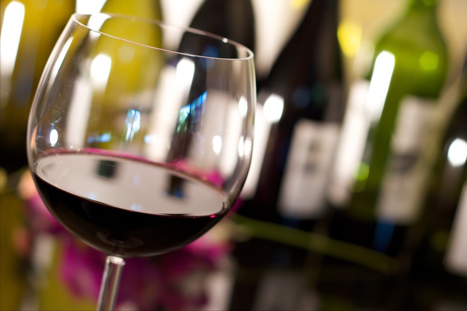 红葡萄酒半干型和干型什么区别（葡萄酒干型和半干型的区别）(图2)