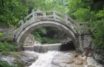 腾旅e卡通年卡福利：大美薄刀峰 免费泡三里畈温泉