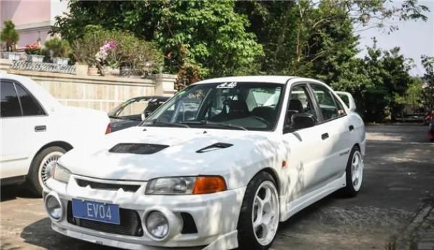 「毂锐驰」经典JDM，三菱Lancer Evolution IV 车型赏析-