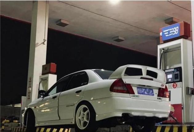 「毂锐驰」经典JDM，三菱Lancer Evolution IV 车型赏析-
