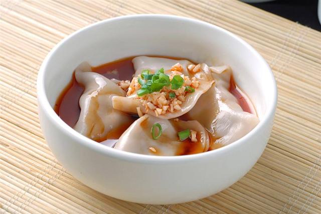 四川牛肉馅饺子做法（皮薄馅大的四川钟水饺）(1)