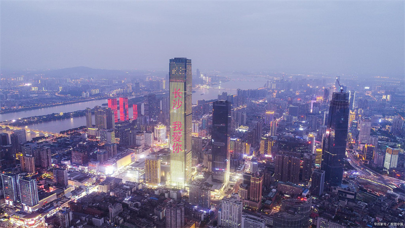 岳麓区是哪个省哪个市(岳麓区在长沙哪个位置)