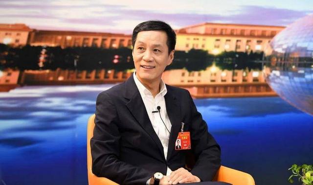 冯远征四十岁才成名（冯远征任北京人艺院长）(11)