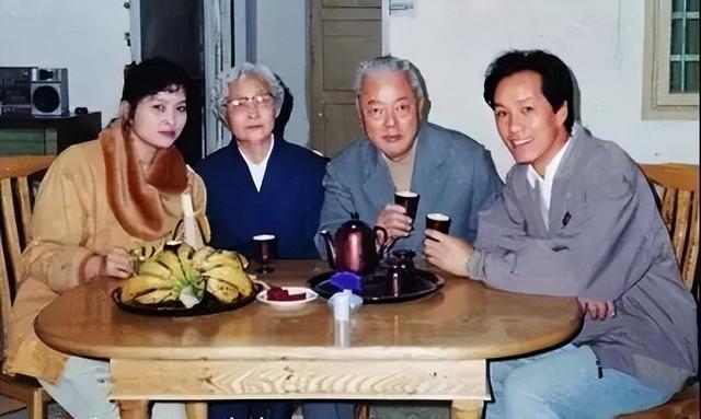 冯远征四十岁才成名（冯远征任北京人艺院长）(14)