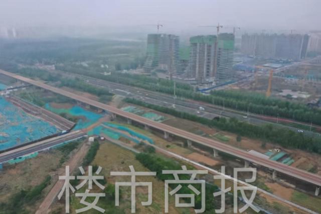 郑州楼盘4年不交房(郑州一楼盘团购房却要)(4)