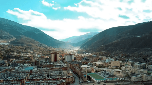 巴塘属于哪个省哪个市(四川巴塘县属于哪个市)