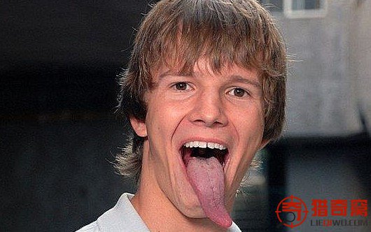 最长舌头9厘米长 舔眼睛很容易