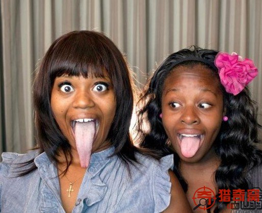 世界最长舌头约9.75厘米 与iPhone同高