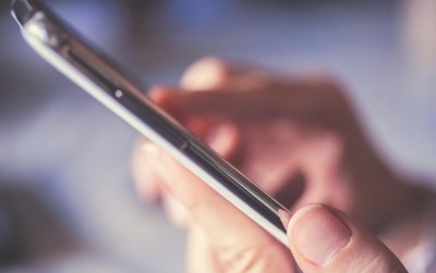 ​在饿了么、美团外卖上卖手机，手机厂商在想什么？