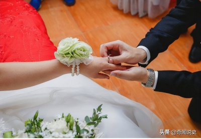 ​湖南44岁外卖小哥＂惨被绿＂,带女儿做鉴定,妻子否认:一次中招,笑话