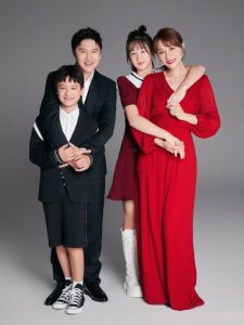 ​田亮：有辉煌，也有过低谷，退役后娶演员妻子幸福吗？