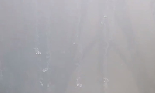 玻璃上的水印用什么能去掉,玻璃擦完有水印怎么办图1