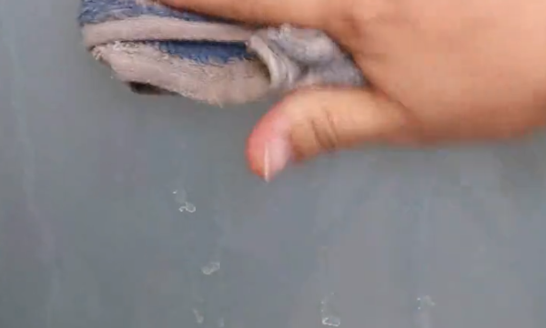 玻璃上的水印用什么能去掉,玻璃擦完有水印怎么办图4
