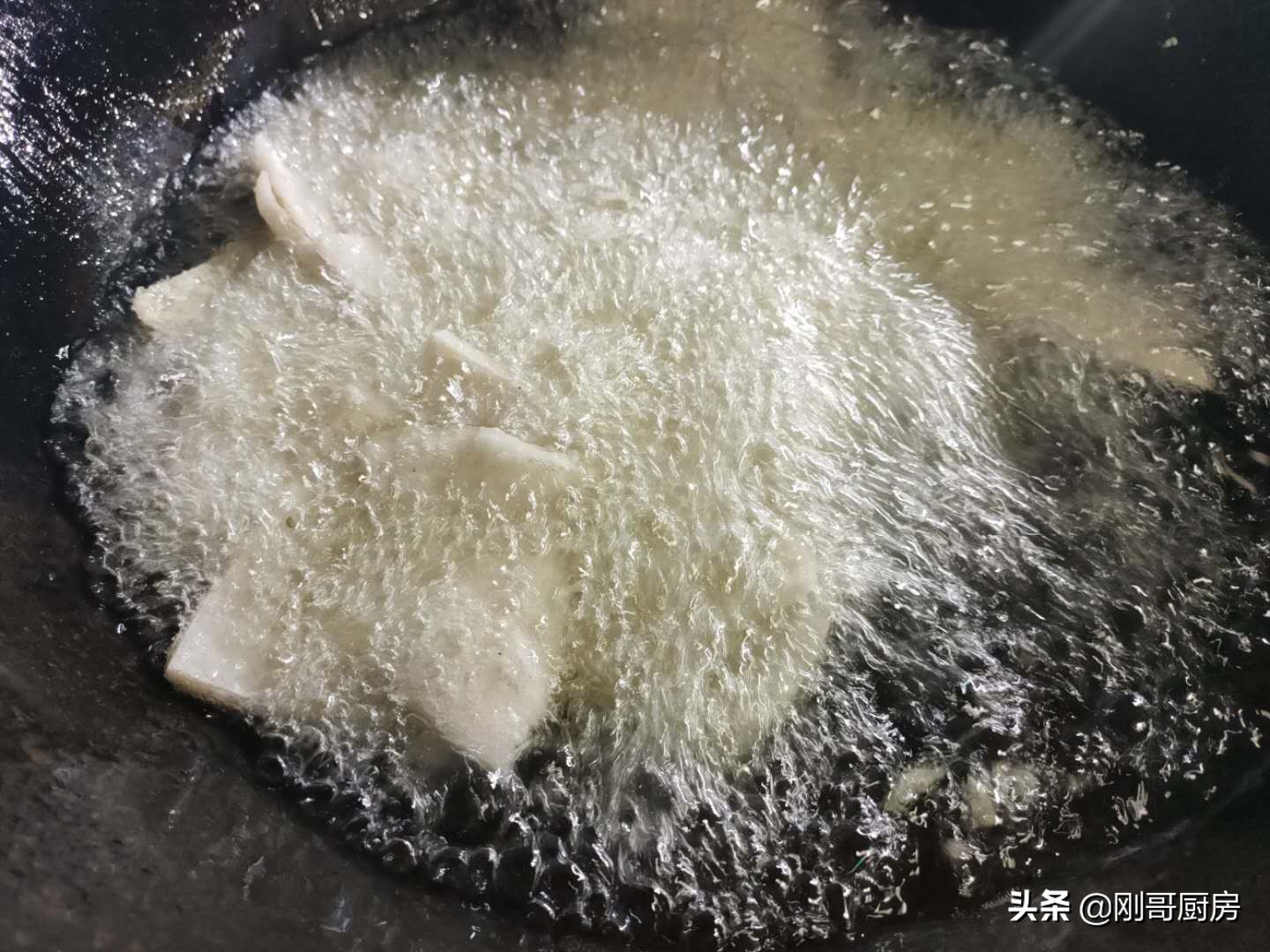 扒糕的家常做法(北京特色小吃扒糕的制作教程)