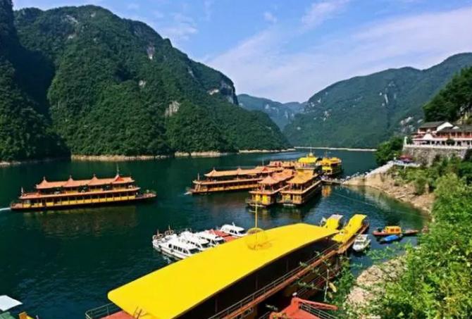 3、清远市清新区牛角景区（牛角岩）