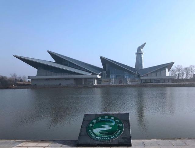 盐城市丹顶鹤自然保护区简介（探访江苏盐城丹顶鹤湿地保护区）(2)