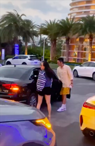 ​霍思燕二胎女儿再添锤！疑一家四口被偶遇，屡次曝光至今未承认