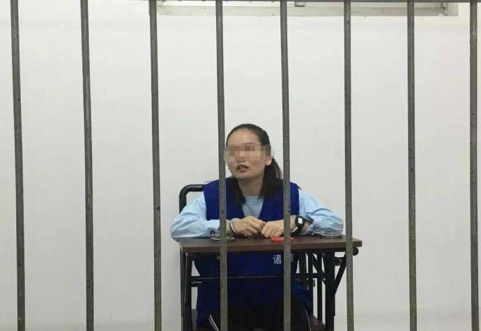 “黄鳝门事件”判决出来了！女主播一年九个月，网友：就长这样