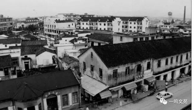 屯溪汽车站在市区吗（屯溪汽车站变迁记）(1)