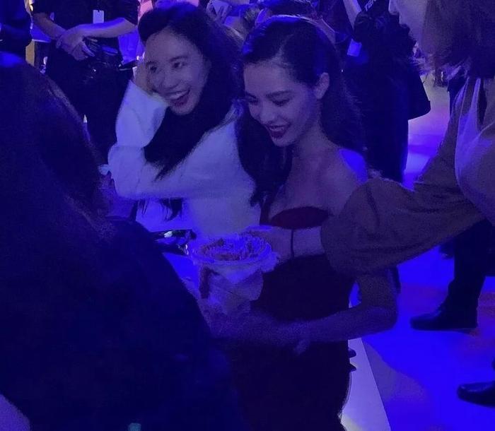 扒叔大爆料:谢娜张杰的料?邱泽靠唐嫣上位?小S被婆家看不起?钟楚曦全靠后台?