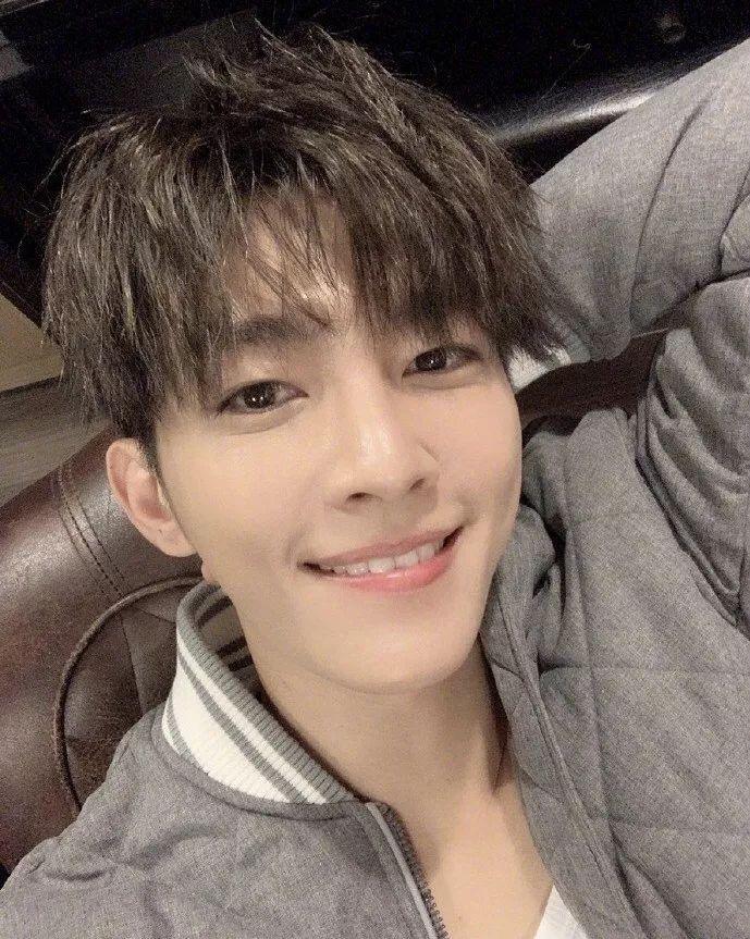 扒叔大爆料:谢娜张杰的料?邱泽靠唐嫣上位?小S被婆家看不起?钟楚曦全靠后台?