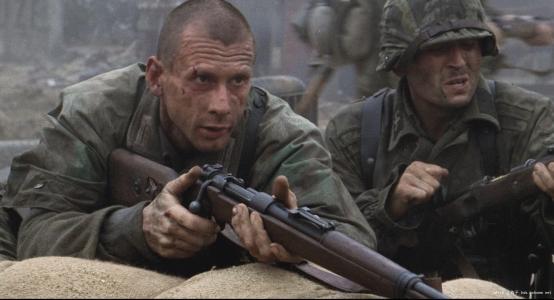 最新好看的战争电影前十名推荐（排行榜前10名的战争电影）(1)