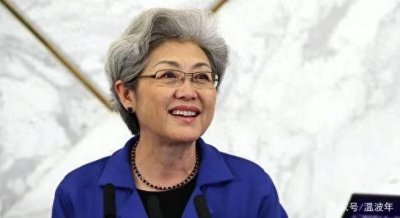​傅莹是外交部发言人、。在媒体眼中，她是“最美女外交官”。