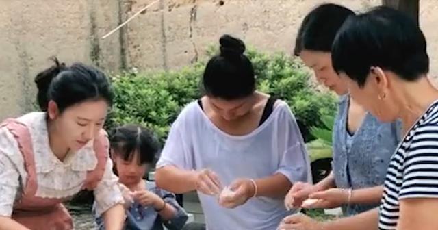 网红沈丹个人简历（乡愁沈丹23岁生下女儿）(14)