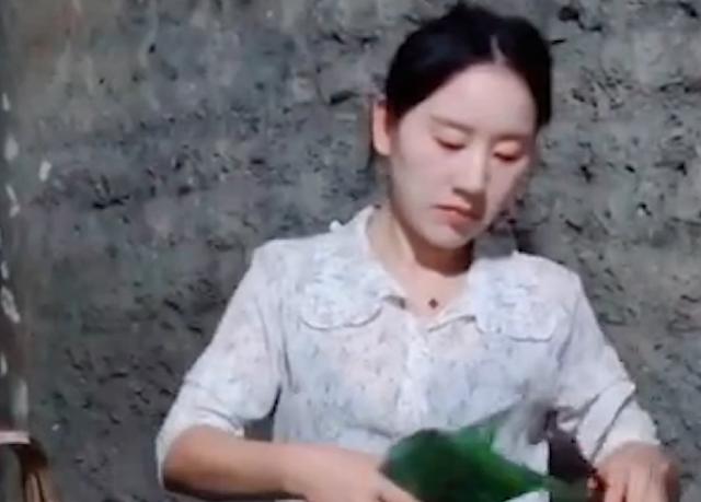 网红沈丹个人简历（乡愁沈丹23岁生下女儿）(1)