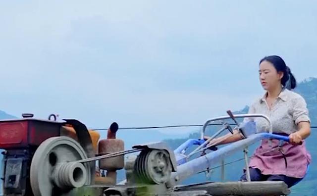 网红沈丹个人简历（乡愁沈丹23岁生下女儿）(16)