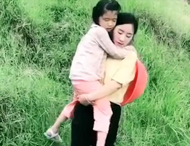 网红沈丹个人简历（乡愁沈丹23岁生下女儿）(13)