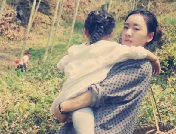 网红沈丹个人简历（乡愁沈丹23岁生下女儿）(18)