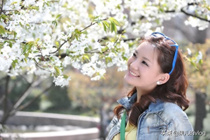 馨子,1985年11月30日出生于上海,《红苹果乐园》筱雅