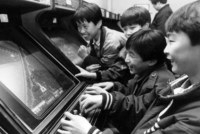 云南十大恶人孙小果杀的谁(四川首善的双面人生)(7)