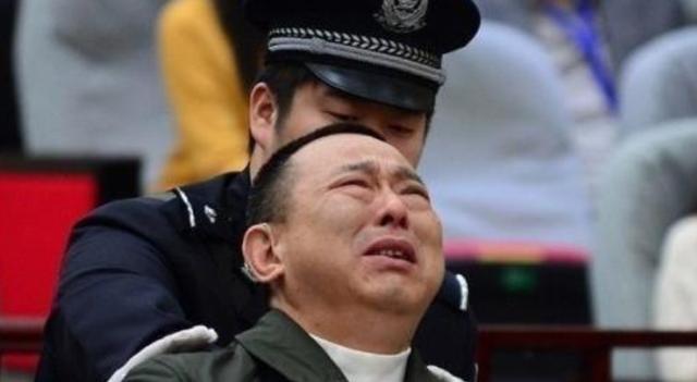 云南十大恶人孙小果杀的谁(四川首善的双面人生)(30)