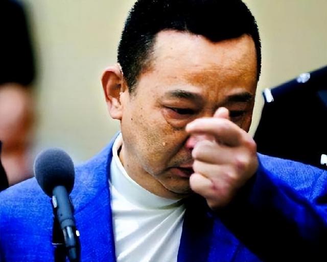 云南十大恶人孙小果杀的谁(四川首善的双面人生)(20)