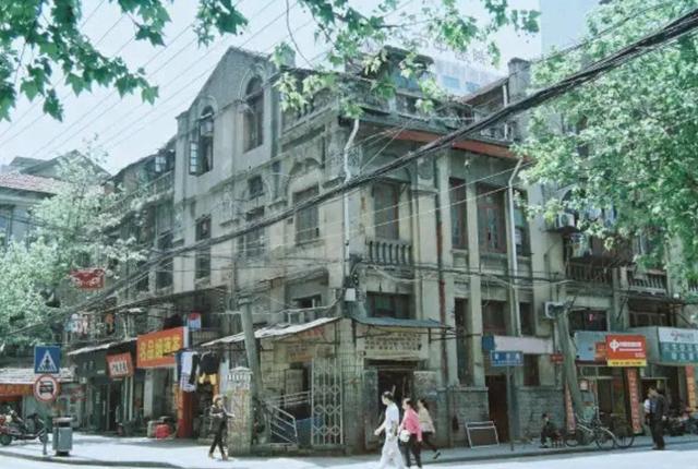 云南十大恶人孙小果杀的谁(四川首善的双面人生)(34)