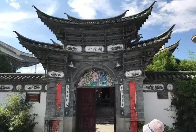 三、天:鹤庆古镇白族民居