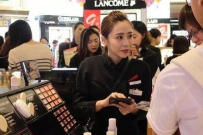 ​柜姐是什么意思 指在专柜上对人们进行导购服务的人员