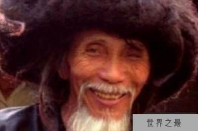 ​世界上头发最长的男人 头发长度超过6米(50多年没剪过)