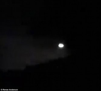​UFO再访澳大利亚？阳光海岸夫妇目击夜空神秘光团