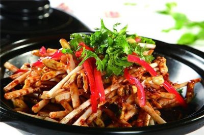 ​花生芽发绿了还能吃吗 最好是扔掉