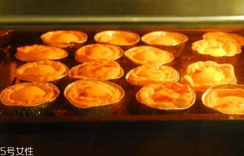 烤箱烤蛋挞的温度和时间 根据烤箱大小来定