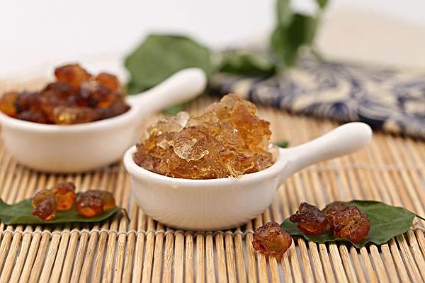 桃胶脆脆的是没熟吗 桃胶不泡可以直接煮吗