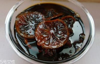 ​冰糖炖柠檬什么时候喝好 早上空腹喝最好