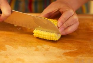 新鲜玉米怎么剥粒？怎么剥新鲜玉米？
