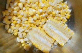 新鲜玉米怎么剥粒？怎么剥新鲜玉米？