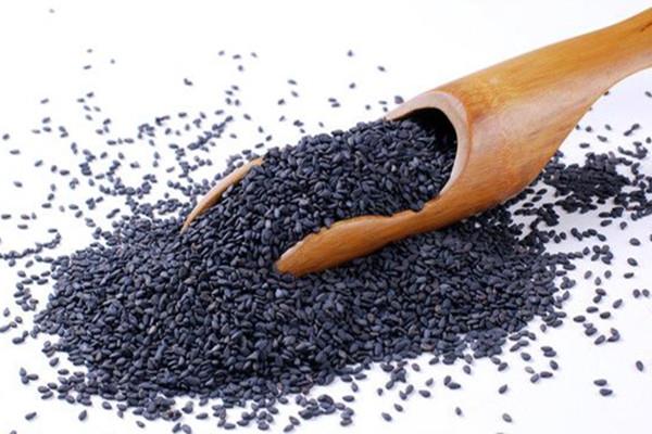 黑芝麻可以天天吃吗 黑芝麻可以治疗脱发吗